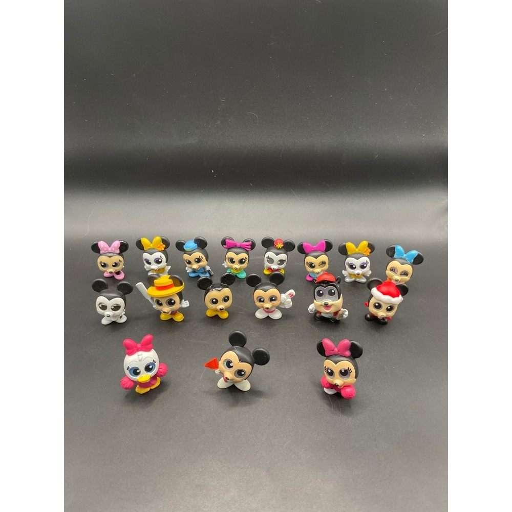 Disney Doorables Mickey Mouse and Friends Lot of 17 Mini Figures Glitter Eyes